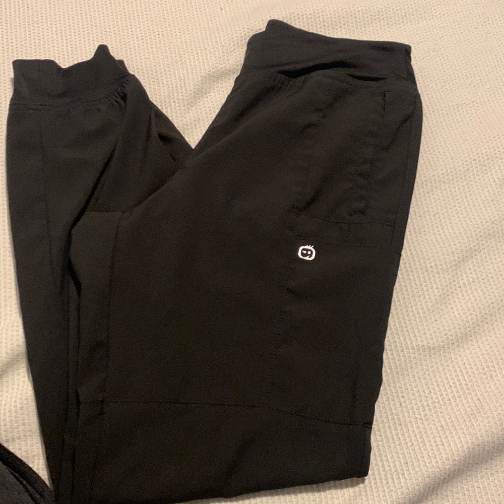 Small scrub pant